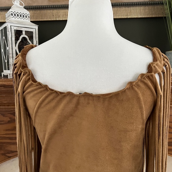 Charlotte Russe Women's Vintage‎ Faux Suede Fringe Top Sz. M - Picture 6 of 8